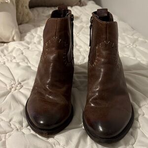 Chic Brown Leather Boots with Stitching